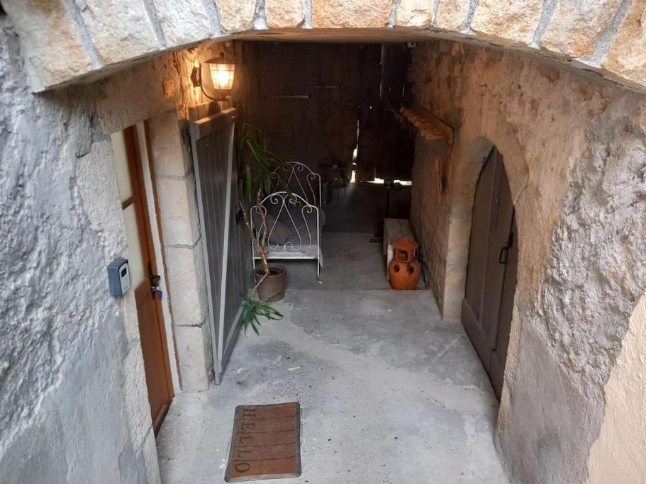 Montpeyroux  Joli Appartement Les Archers מראה חיצוני תמונה
